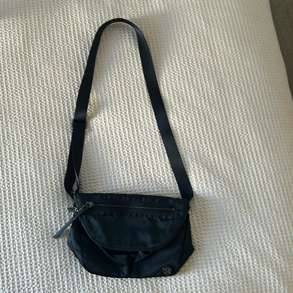 Lululemon Festival Bag II in Black Nylon
